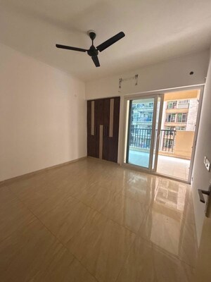 3 BHK Apartment For Rent in Gaur City 2 - 14th Avenue, Sector 16c Greater Noida