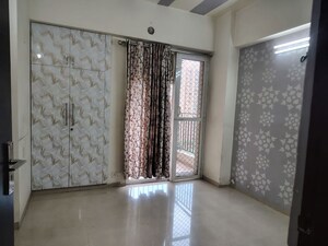 Room in 3 BHK Apartment at Nirala World Estate I, Tech Zone 4 Greater Noida – for Rent