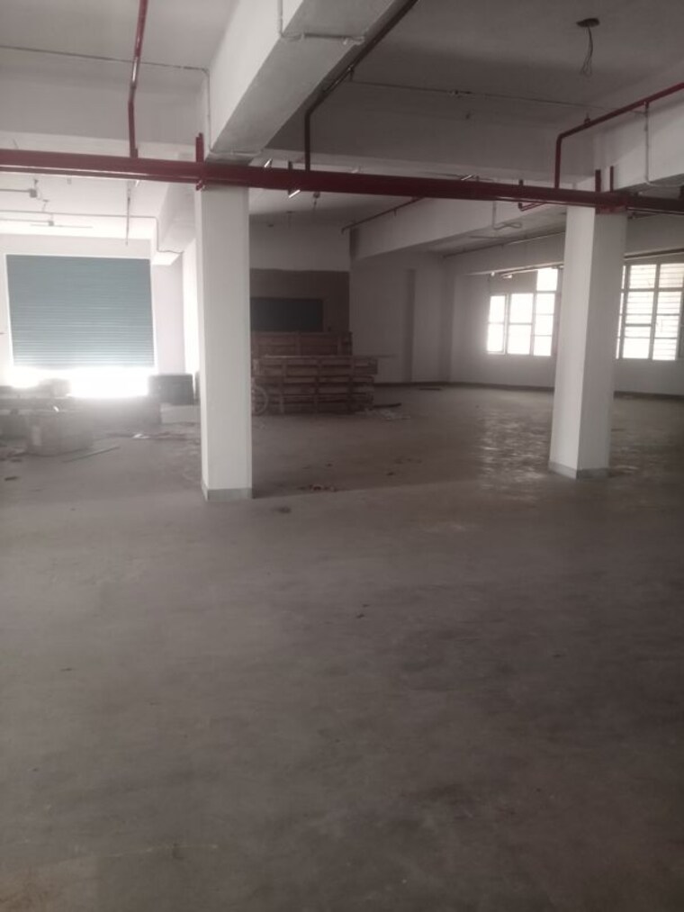 Hall, okhla industrial estate phase 1 Commercial Warehouse 6000 Sq.Ft. In Okhla Industrial Estate Phase 1 Delhi 10656711