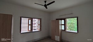 Room in 3 BHK Apartment at Bhowanipore – for Rent