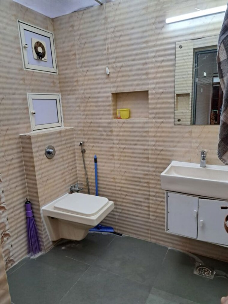 Bathroom, meenakshi-apartment 3 Bedroom 1350 Sq.Ft. Apartment In Goregaon East Mumbai 10656726
