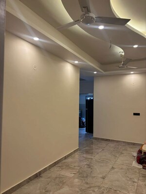 Room in 3 BHK Builder Floor at Canal Road – for Rent