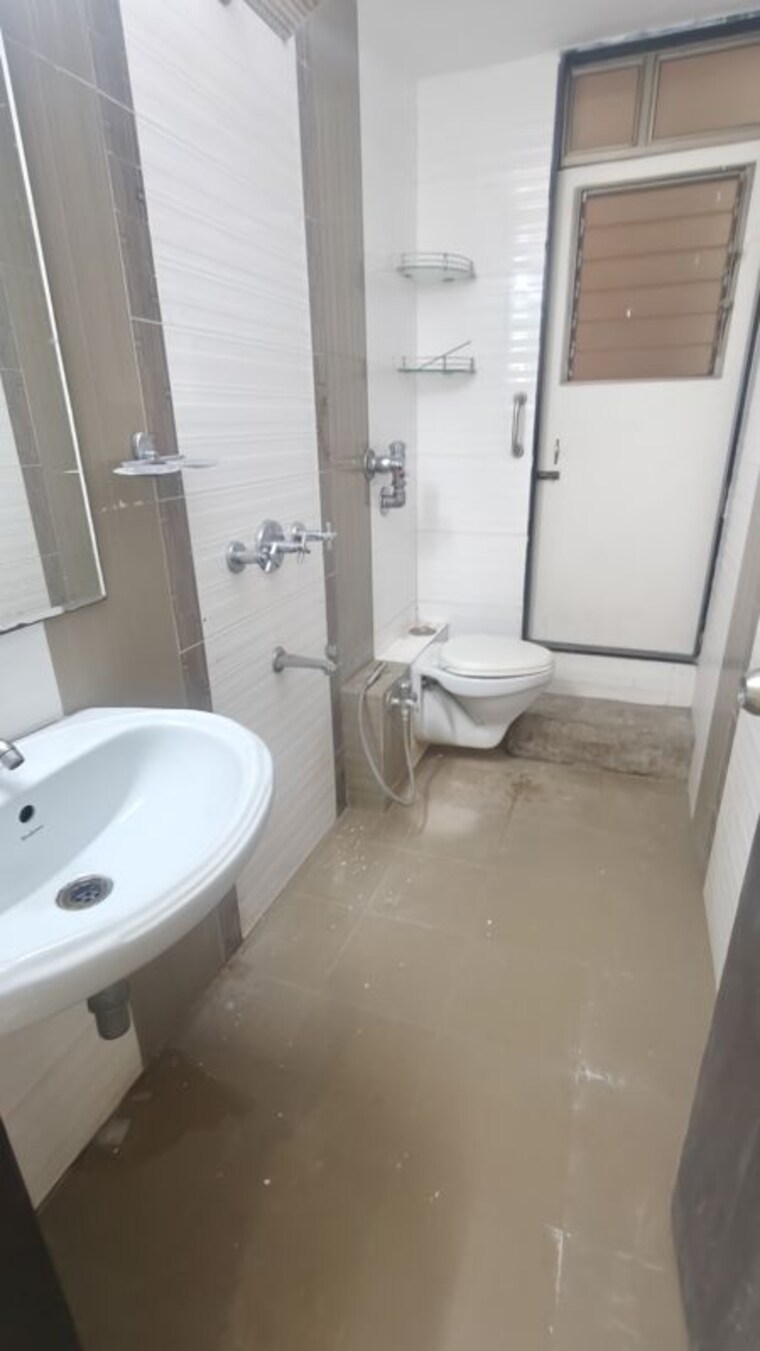 Bathroom, neelkanth-palms 2.5 Bedroom 1000 Sq.Ft. Apartment In Kapur Bawdi Thane 10656741