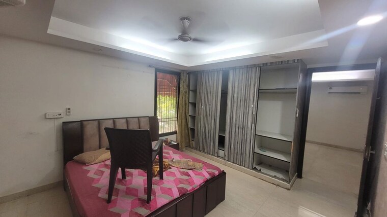 Bedroom, rajouri garden 3 Bedroom 130 Sq.Yd. Builder Floor In Rajouri Garden Delhi 10656760