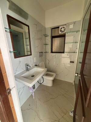 Bathroom in 1 BHK Apartment at Maniyar Apartment, Tardeo – for Rent