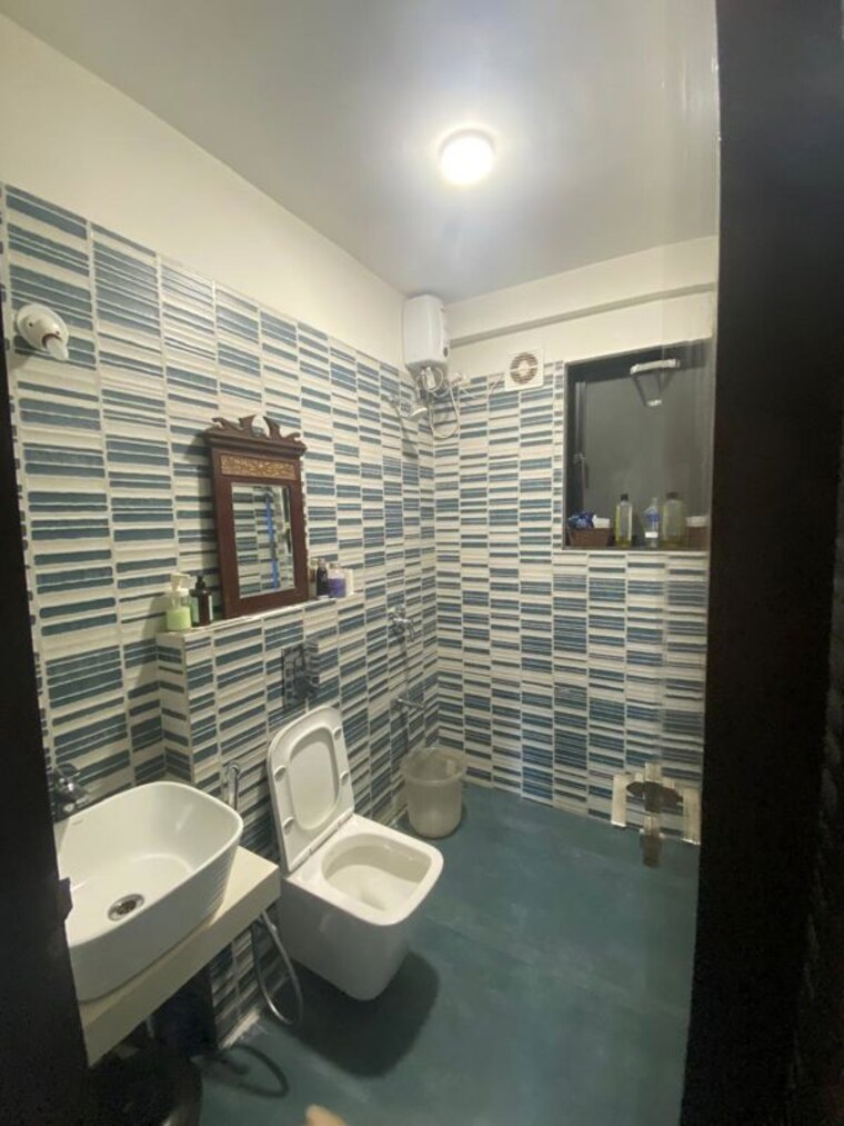 Bathroom, santacruz west 3 Bedroom 890 Sq.Ft. Apartment In Santacruz West Mumbai 10656771
