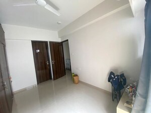 Room in 3 BHK Apartment at Santacruz West – for Sale