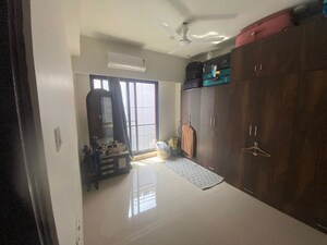 Room in 3 BHK Apartment at Santacruz West – for Sale