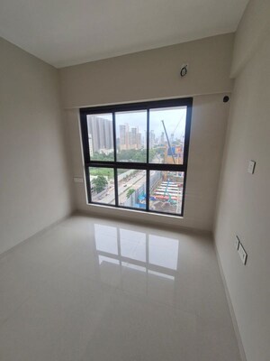Room in 1 BHK Apartment at Churchgate – for Rent