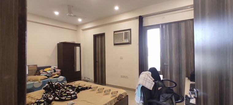 Living Room, sector 40 2 Bedroom 162 Sq.Mt. Independent House In Sector 40 Noida 10656777