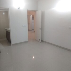 Room in 2.5 BHK Apartment at Emaar Emerald Estate, Sector 65 – for Rent