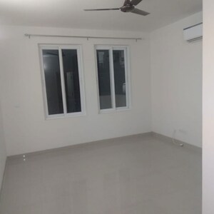 Room in 2.5 BHK Apartment at Emaar Emerald Estate, Sector 65 – for Rent