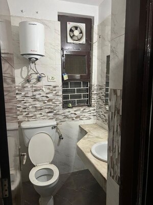 Bathroom in 1 BHK Builder Floor at Ansal Sushant Lok I, Sector 43 – for Rent