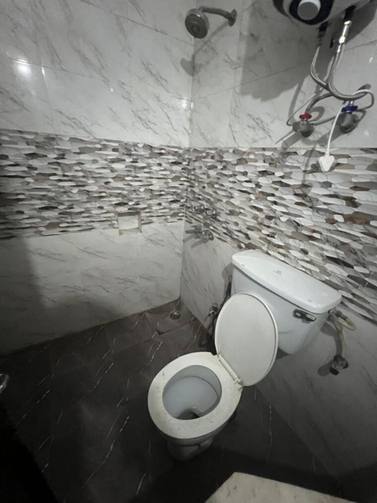 Bathroom, ansal-sushant-lok-i 1 Bedroom 750 Sq.Ft. Builder Floor In Sector 43 Gurgaon 10656823