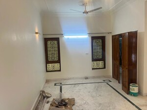 Living Room in 3 BHK Villa at Sector 40 – for Rent