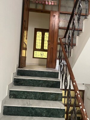 Staircase in 3 BHK Villa at Sector 40 – for Rent