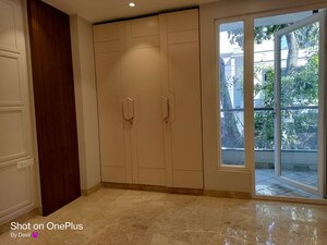 Room in 3 BHK Builder Floor at Sushant Lok I – for Rent