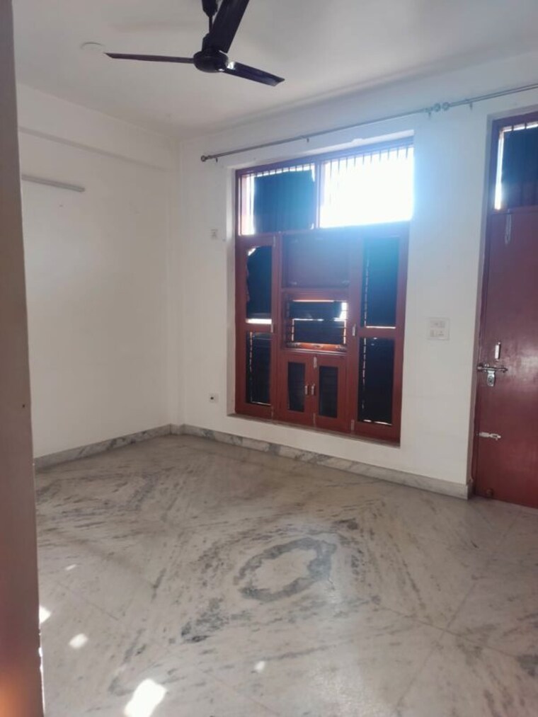 Room, sector 43 2 Bedroom 1500 Sq.Ft. Builder Floor In Sector 43 Gurgaon 10656840