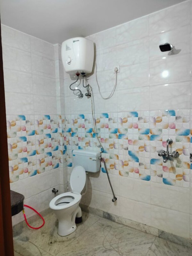 Bathroom, sector 43 2 Bedroom 1500 Sq.Ft. Builder Floor In Sector 43 Gurgaon 10656840