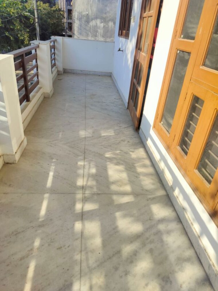 Balcony, sector 43 2 Bedroom 1500 Sq.Ft. Builder Floor In Sector 43 Gurgaon 10656840