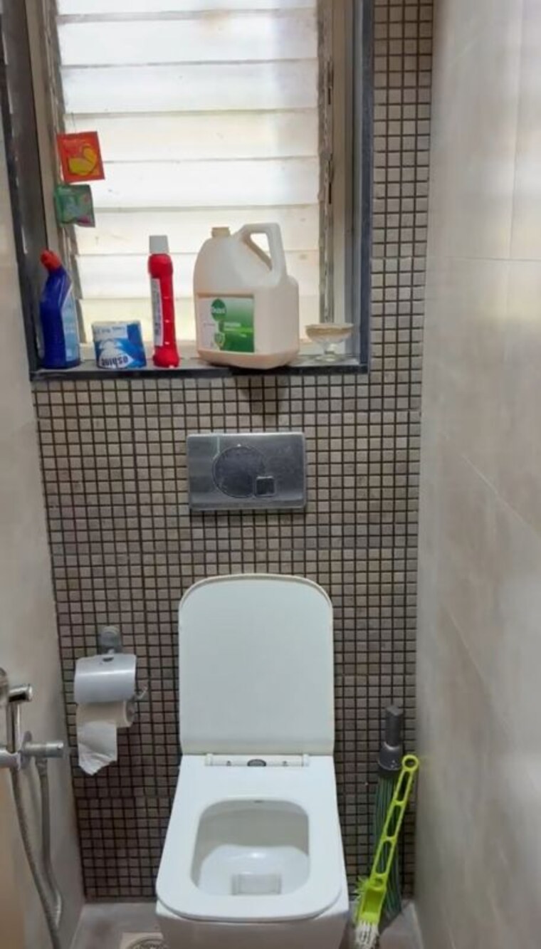 Bathroom, bhakti mandir Commercial Office Space 380 Sq.Ft. In Bhakti Mandir Thane 10655853