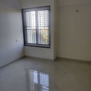 Room in 3 BHK Apartment at Kohinoor Shangrila, Pimpri – for Sale
