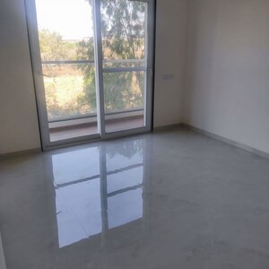 Room in 3 BHK Apartment at Kohinoor Shangrila, Pimpri – for Sale