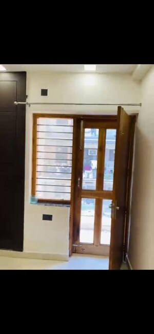 Room in 3 BHK Builder Floor at Fidato Honour Homes, Sector 89 – for Rent