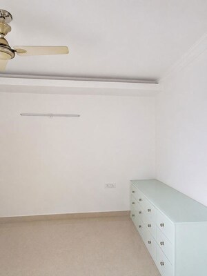 Room in 3 BHK Builder Floor at Chittaranjan Park – for Rent