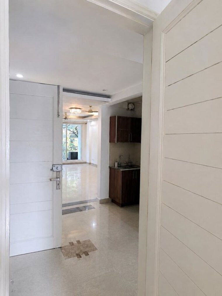 Room, chittaranjan park 3 Bedroom 1500 Sq.Ft. Builder Floor In Chittaranjan Park Delhi 10656973