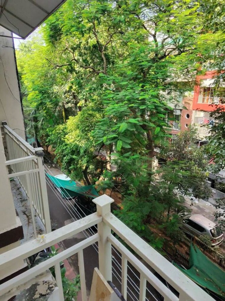 Balcony, chittaranjan park 3 Bedroom 1500 Sq.Ft. Builder Floor In Chittaranjan Park Delhi 10656973
