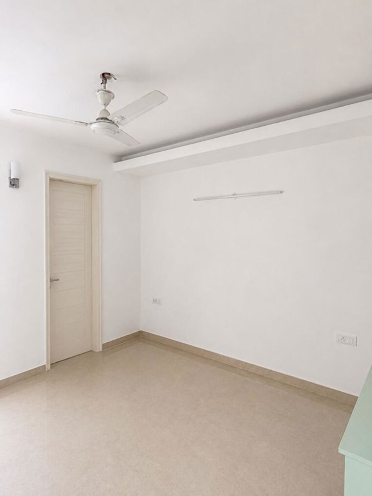 Room, chittaranjan park 3 Bedroom 1500 Sq.Ft. Builder Floor In Chittaranjan Park Delhi 10656973