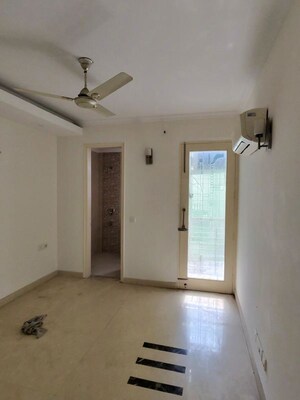 Room in 3 BHK Builder Floor at Chittaranjan Park – for Rent