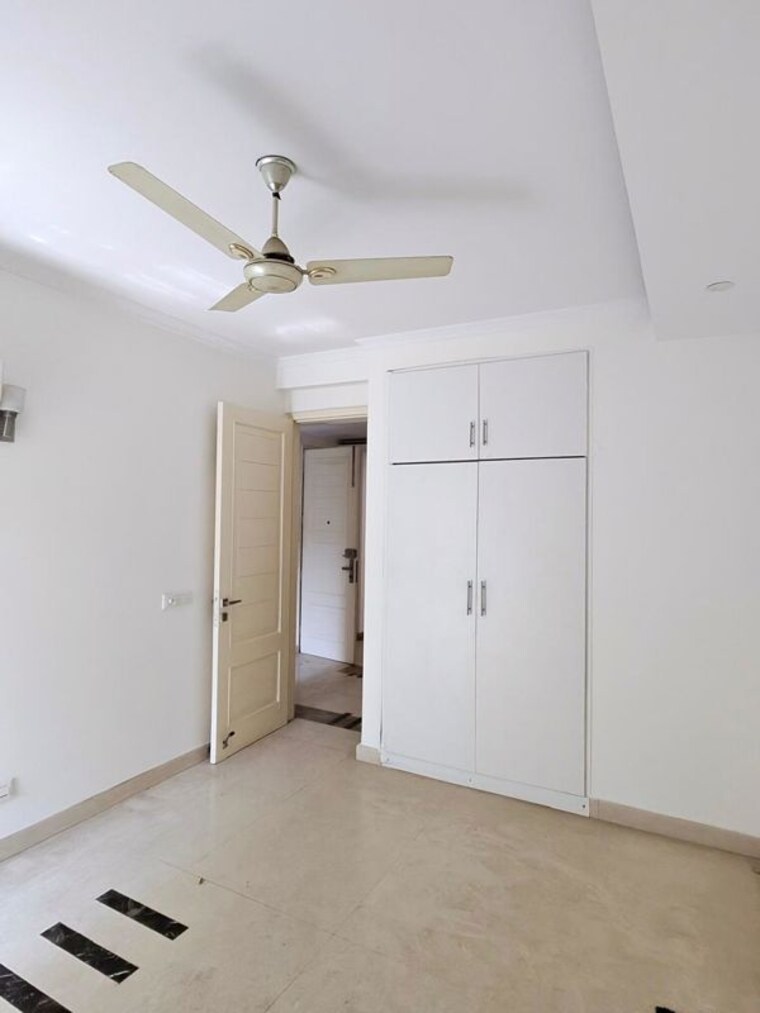 Room, chittaranjan park 3 Bedroom 1500 Sq.Ft. Builder Floor In Chittaranjan Park Delhi 10656973