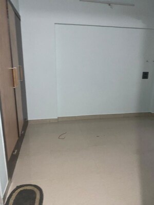 Room in 2 BHK Apartment at Cosmos Paradise Complex, Thane West – for Rent