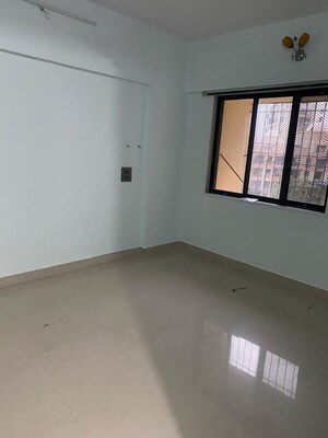 Room in 2 BHK Apartment at Cosmos Paradise Complex, Thane West – for Rent