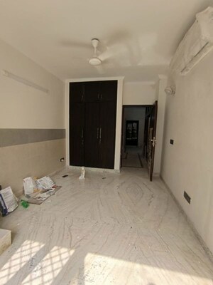 Room in 3 BHK Builder Floor at Gulmohar Park – for Rent