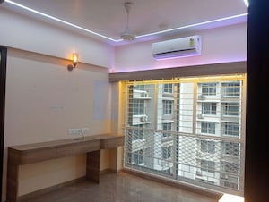 Room in 3 BHK Apartment at Kabra Centroid, Santacruz East – for Rent