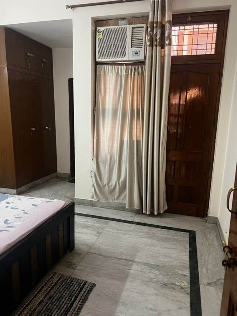 Balcony, sector 45 1.5 Bedroom 936 Sq.Ft. Builder Floor In Sector 45 Gurgaon 10657142