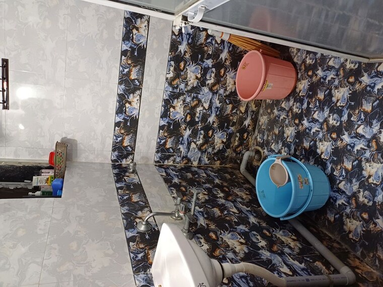Bathroom, rabale Pg For Boys & Girls In Rabale 10657166