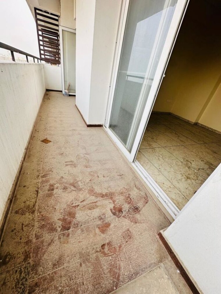 Balcony, mahagun-moderne 3 Bedroom 1550 Sq.Ft. Apartment In Sector 78 Noida 10657177