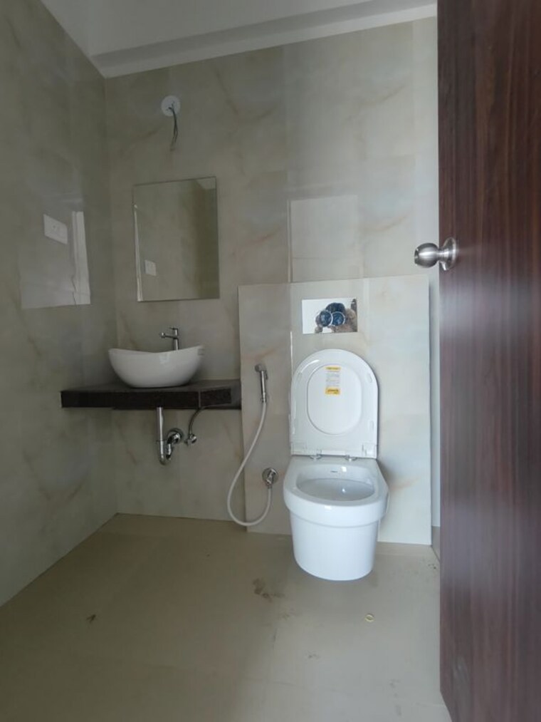 Bathroom, raymond-ten-x-habitat 2 Bedroom 644 Sq.Ft. Apartment In Pokhran Road No Two Thane 10657219