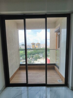 Room in 2 BHK Apartment at Raymond Ten X Habitat, Pokhran Road No Two – for Rent