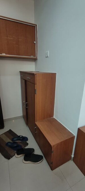 Room in 2 BHK Apartment at Sai Orchards Apartment, Pimple Saudagar – for Rent
