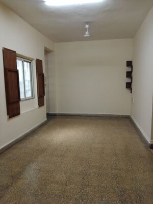 Room in 2 BHK Apartment at Warje – for Rent