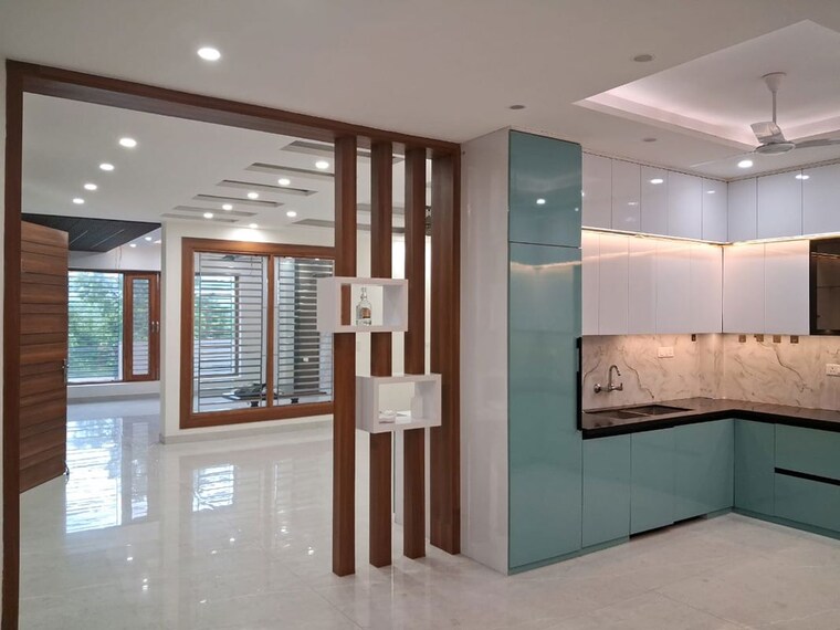 Room, rwa-apartments-sector-92 4 Bedroom 300 Sq.Mt. Builder Floor In Sector 92 Noida 10657300
