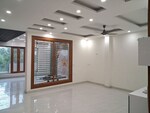 4 BHK +  300 Sq.Mt. Builder Floor in RWA Apartments Sector 92