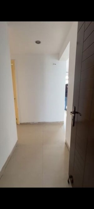 Bathroom in 3.5 BHK Apartment at Jaypee Green Pavillion Heights, Sector 128 – for Rent