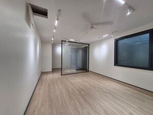 Room in 4 BHK Builder Floor at Safdarjung Enclave – for Rent