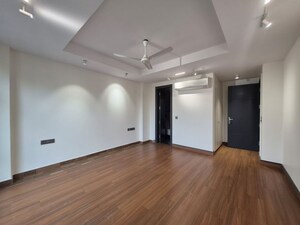 Room in 4 BHK Builder Floor at Safdarjung Enclave – for Rent